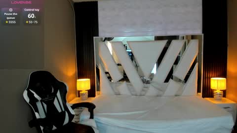 Snapshot of linda4petite chatting on 03/14/26, 06:24 Linda online show from 03/14/26, 06:24