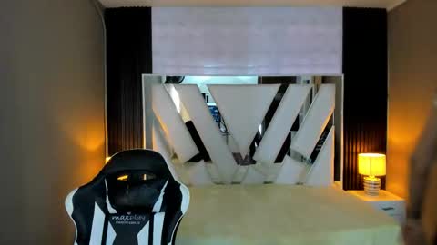 Snapshot of linda4petite chatting on 03/16/26, 06:34 Linda online show from 03/16/26, 06:34