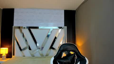 Snapshot of linda4petite chatting on 03/21/26, 06:33 Linda online show from 03/21/26, 06:33