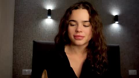 Linda online show from 10/24/25, 01:40