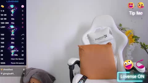 Snapshot of linda_crawford1 chatting on 03/05/25, 07:49 Linda online show from 03/05/25, 07:49