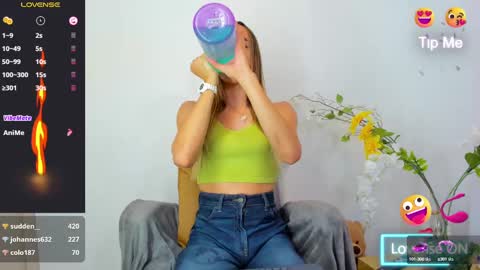 Snapshot of linda_crawford1 chatting on 03/09/25, 12:21 Linda online show from 03/09/25, 12:21