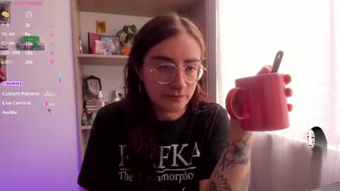Snapshot of linda_giggle chatting on 07/10/26, 03:25 Giggles online show from 07/10/26, 03:25