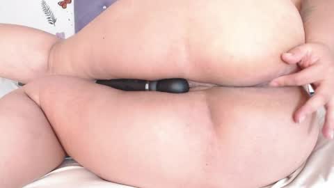 Snapshot of linda_jay_ chatting on 03/30/26, 02:12 Linda online show from 03/30/26, 02:12