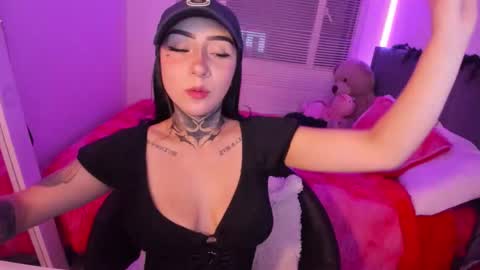 Snapshot of linda_milleer_ chatting on 09/14/25, 02:11 Lindaa maria  online show from 09/14/25, 02:11