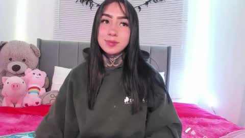 Snapshot of linda_milleer_ chatting on 09/18/25, 10:45 Lindaa maria  online show from 09/18/25, 10:45