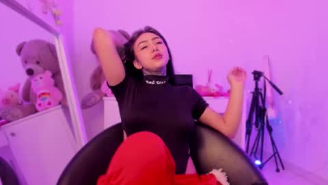 Snapshot of linda_milleer_ chatting on 10/21/25, 08:31 Lindaa maria  online show from 10/21/25, 08:31