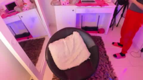 Snapshot of linda_milleer_ chatting on 10/25/25, 06:10 Lindaa maria  online show from 10/25/25, 06:10