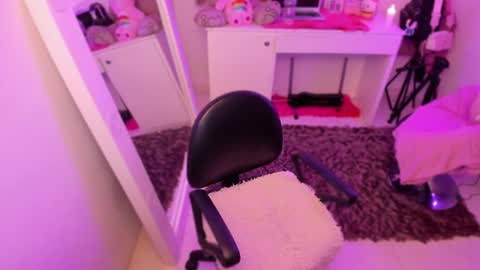 Snapshot of linda_milleer_ chatting on 11/02/25, 05:43 Lindaa maria online show from 11/02/25, 05:43