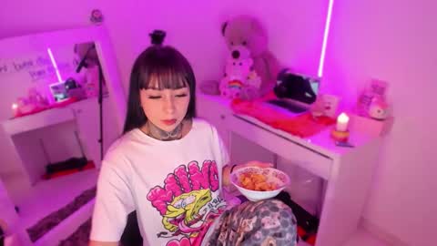 Snapshot of linda_milleer_ chatting on 11/04/25, 05:17 Lindaa maria online show from 11/04/25, 05:17