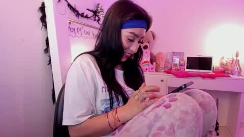 Snapshot of linda_milleer_ chatting on 11/12/25, 09:47 Lindaa maria online show from 11/12/25, 09:47