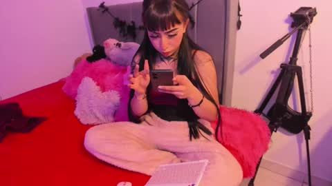 Lindaa maria  online show from 12/16/25, 06:29