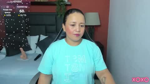 Snapshot of linda_rios_ chatting on 12/20/25, 02:18 L I N D A online show from 12/20/25, 02:18