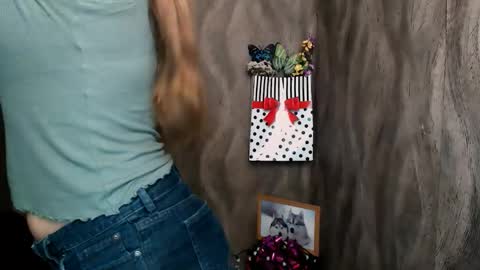 Linda online show from 09/27/25, 09:14