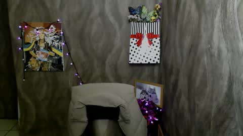 Snapshot of linda_s_ chatting on 11/14/25, 02:05 Linda online show from 11/14/25, 02:05