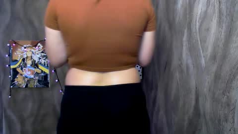 Snapshot of linda_s_ chatting on 12/16/25, 02:33 Linda online show from 12/16/25, 02:33