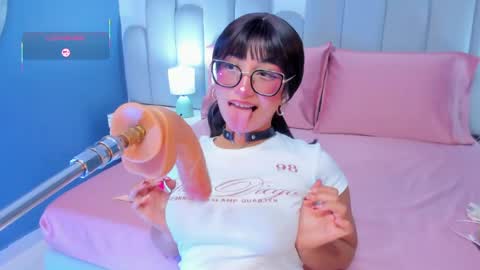 Snapshot of linda_sofi__ chatting on 04/30/26, 08:57 linda_sofi__ online show from 04/30/26, 08:57