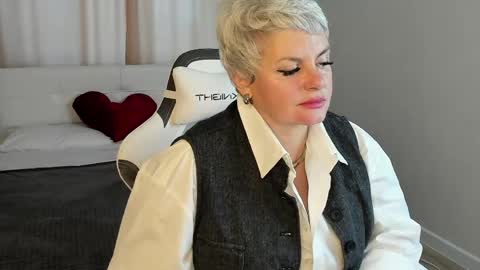 Snapshot of linda_zefir chatting on 04/11/26, 01:21 Linda Zefir online show from 04/11/26, 01:21