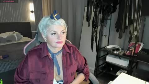 Snapshot of linda_zefir chatting on 04/18/26, 01:31 Linda Zefir online show from 04/18/26, 01:31