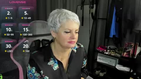 Snapshot of linda_zefir chatting on 04/21/26, 01:42 Linda Zefir online show from 04/21/26, 01:42