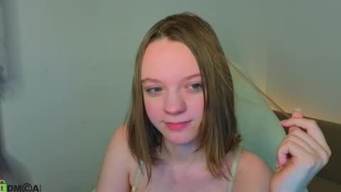 Snapshot of lindaa_bell chatting on 03/15/26, 01:22 My real name is Olivia online show from 03/15/26, 01:22