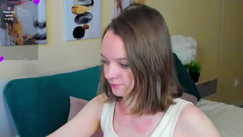 Snapshot of lindaa_bell chatting on 03/20/26, 01:10 My real name is Olivia online show from 03/20/26, 01:10