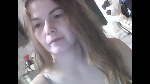 LindaAhSkys online show from 10/20/25, 08:42