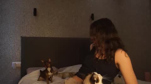 Snapshot of lindaaii chatting on 03/22/26, 01:36 Linda online show from 03/22/26, 01:36