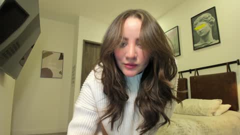 Snapshot of lindabluee chatting on 01/12/25, 11:04 Nia online show from 01/12/25, 11:04