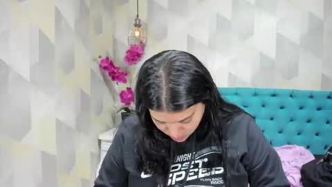    online show from 10/01/25, 04:02