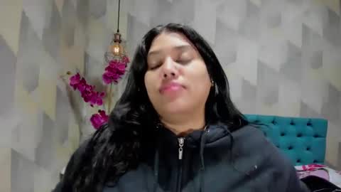    online show from 10/10/25, 02:38