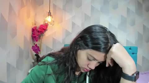 Snapshot of lindabreexlove chatting on 05/21/26, 01:40 online show from 05/21/26, 01:40