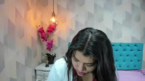 Snapshot of lindabreexlove chatting on 06/29/26, 10:48 online show from 06/29/26, 10:48