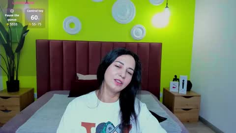 Snapshot of lindainsatiable chatting on 02/21/26, 01:50 Linda online show from 02/21/26, 01:50