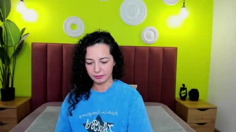 Snapshot of lindainsatiable chatting on 04/28/26, 01:37 Linda online show from 04/28/26, 01:37