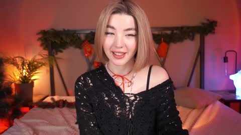 Snapshot of lindathacker chatting on 12/19/24, 08:34 your Linda is back online show from 12/19/24, 08:34