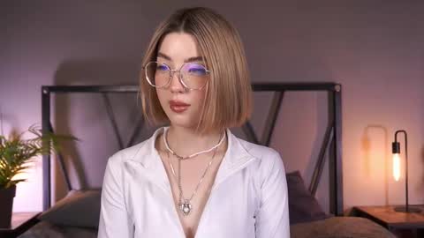 Snapshot of lindathacker chatting on 02/10/25, 11:15 your Linda is back online show from 02/10/25, 11:15