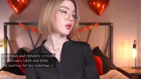 Snapshot of lindathacker chatting on 02/13/25, 11:28 your Linda is back online show from 02/13/25, 11:28