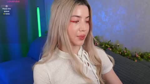 Snapshot of lindathackerr chatting on 06/04/26, 04:18 Linda online show from 06/04/26, 04:18