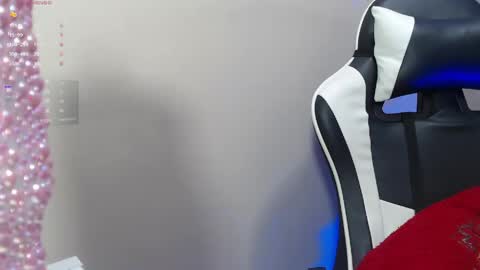 Snapshot of lindsay_sweet24 chatting on 03/23/26, 05:33 ana online show from 03/23/26, 05:33