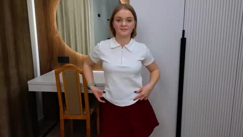 Snapshot of lindseybristow chatting on 11/12/25, 12:16 Kris online show from 11/12/25, 12:16