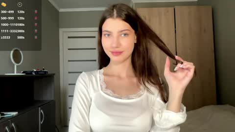 Snapshot of lindseysales chatting on 05/01/26, 12:32 Linda online show from 05/01/26, 12:32