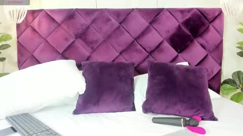 Snapshot of lindsycarter chatting on 11/21/25, 11:42 LINDA online show from 11/21/25, 11:42