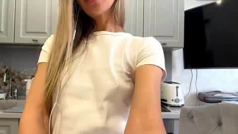 Snapshot of lindsyzinda chatting on 02/04/26, 09:37 Rita online show from 02/04/26, 09:37