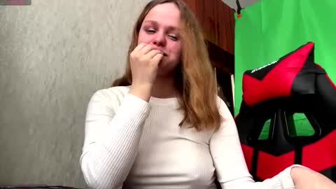 Snapshot of linettehnatow chatting on 02/25/26, 08:57 Eva online show from 02/25/26, 08:57