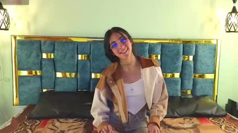 Snapshot of ling_ling24 chatting on 01/22/25, 03:31 ling ling24 online show from 01/22/25, 03:31