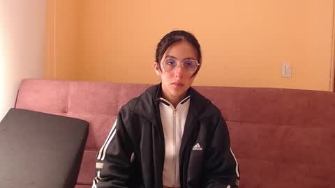 Snapshot of ling_ling24 chatting on 10/13/25, 03:28 ling ling24 online show from 10/13/25, 03:28