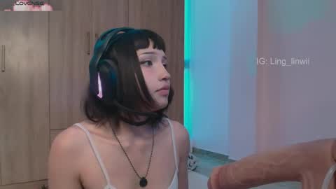Snapshot of ling_meow chatting on 05/09/26, 02:22 Ling online show from 05/09/26, 02:22