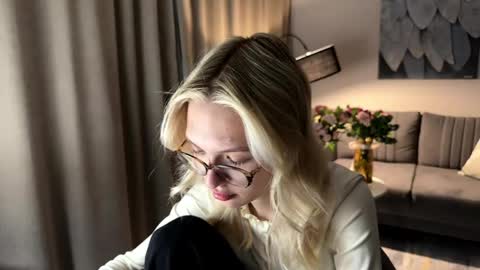 Emma online show from 04/23/26, 07:16