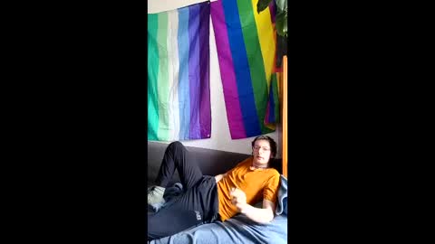 Snapshot of linushugebttm420 chatting on 04/21/26, 12:22 linushugebttm420 online show from 04/21/26, 12:22